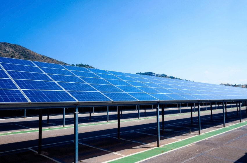 types installations panneaux solaires entreprises parking